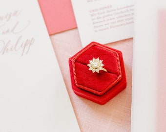 personalisiertes Ringkästchen aus rotem Samt, hexagon, velvet ring box