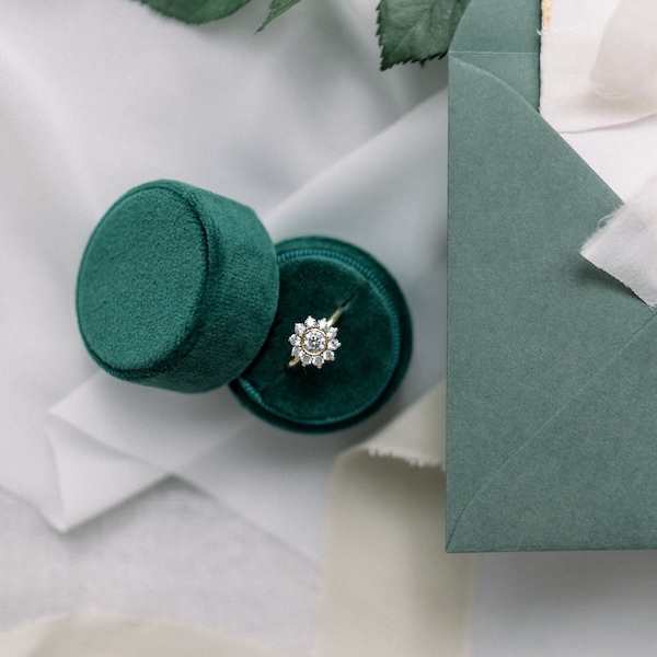 Ring box velvet, round , fir green