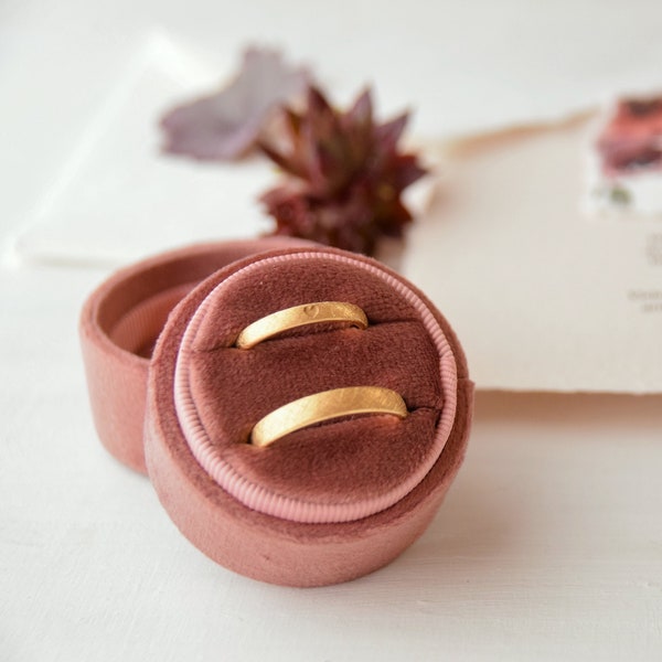 dusty rose personalisierte Ringschatulle aus Samt, rund, Velvet Ringbox , Vintage Hochzeit