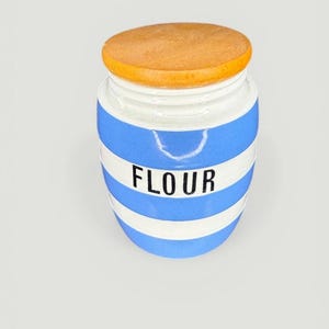 Vintage TG Green Cornishware flour pot / Shaker - blue and white stripe - Green shield backstamp