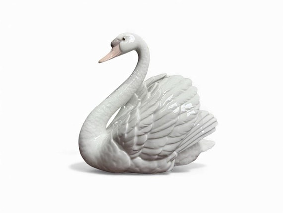 LLADRÓ Swan - Wings Spread - Porcelain Sculpture Fig #5231