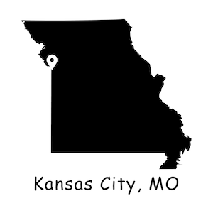Könnte beinhalten: Eine Schwarzweißkarte von Missouri mit einer weißen Stecknadel, die den Standort von Kansas City, MO, markiert.
