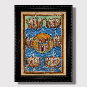Könnte beinhalten: Gerahmte mittelalterliche Illustration, die Boote auf blauem Wasser zeigt, jedes mit Figuren. Ein zentrales kreisförmiges Element zeigt ein Gebäude. Das Kunstwerk ist in einem schwarzen, verzierten Rahmen gerahmt.
