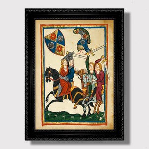 Peut inclure: Une illustration de manuscrit médiéval représentant un chevalier et deux dames à cheval. Le chevalier porte une armure bleue et une cape rouge, tandis que les dames portent des robes rouges et violettes. Le chevalier tient une épée et les dames tiennent les rênes. L'illustration est sur fond blanc avec une bordure dorée.