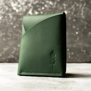 Cartera portatarjetas de cuero personalizada verde, cuero capri italiano, billetera minimalista para hombre delgada, billetera hecha a mano para llevar todos los días