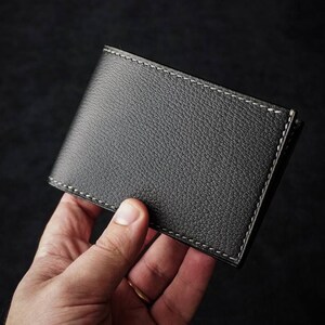 Cartera plegable de cuero negro clásico, cartera personalizada para hombre delgada, cartera personalizada a medida, cartera grabada para hombre