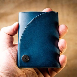 ブルーブッテーロパーソナライズレザーカードホルダーウォレット、ミニマリストスリムウォレット、EDCハンドメイドウォレット