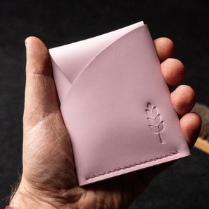 Cartera con tarjetero de cuero personalizada rosa, cartera minimalista para hombre delgada, cartera hecha a mano EDC unisex, personalización GRATUITA
