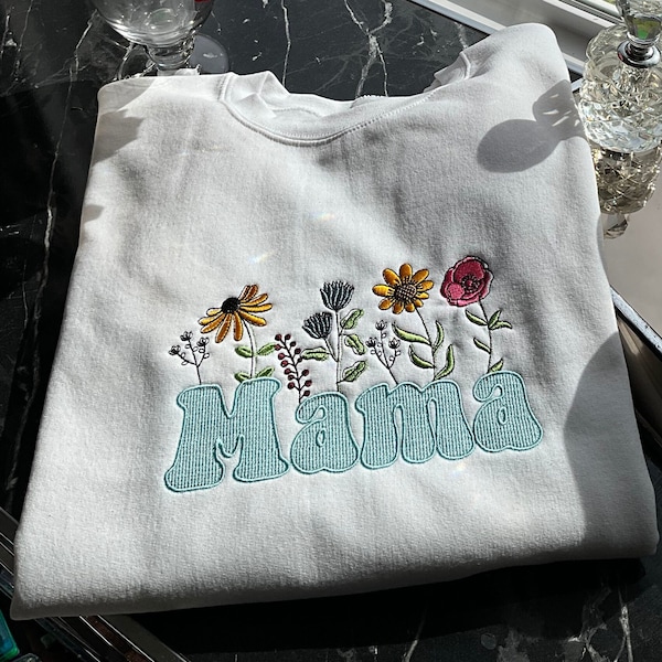 Embroidered Mama Sweatshirt, Mama crewneck,  New Mom Gift, Embroidered Sweater, Mama Pullover, Gifts for Mom, Christmas Gift