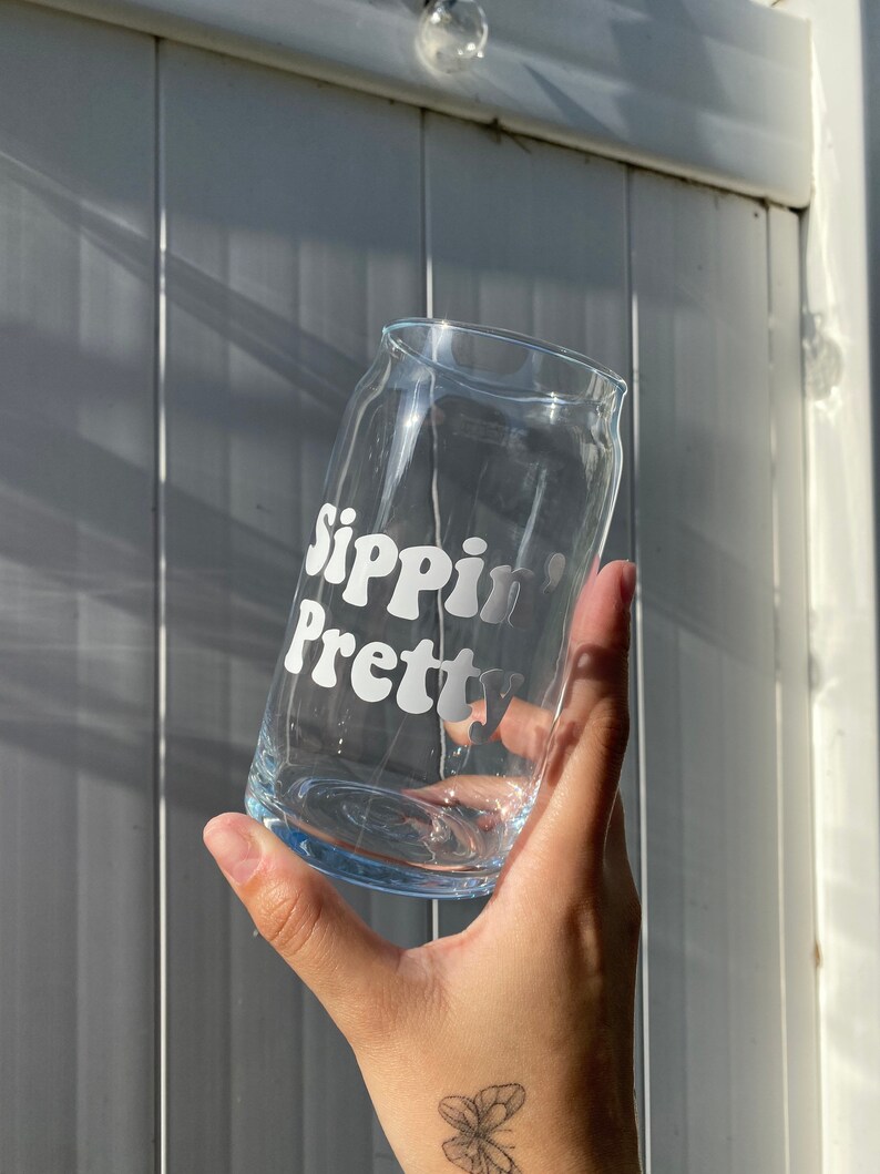 Sippin' Pretty Beer Can Glass | That Girl | Coffee, Soda, Aesthetic ...