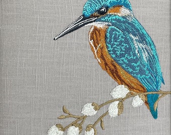 カワセミの刺繍入りテキスタイルアート、額入りグレーリネン絵画