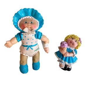 Vintage Cabbage Patch Kids Poseable Figures – Preemie Blue Bonnet, Ice Cream Girl CPK-beeldjes