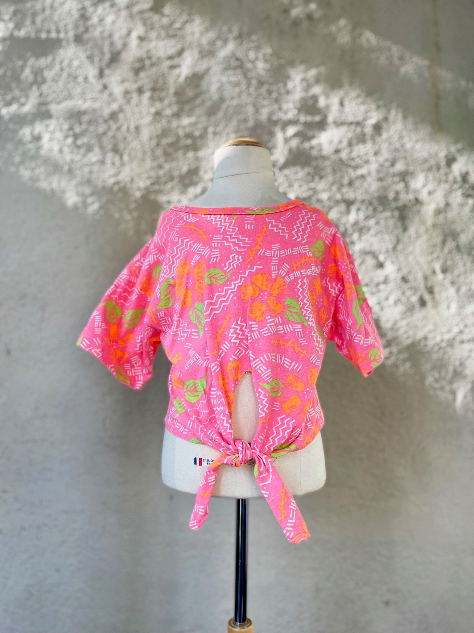 Teaze Sunwear 1980s Neon Geometric Print Short Sleeve Tie