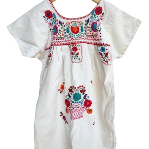 Vintage Mexican Embroidered Girls Dress – White Cotton Floral Tunic, Hand-Stitched Folk Dress, Boho Peasant Style, Est. Size 5/6