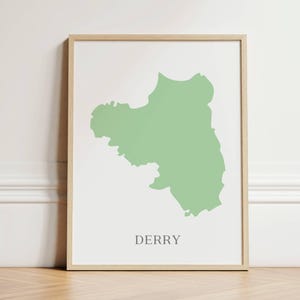 Mapa do Condado de Derry, Impressão de Arte de Derry, Cartaz do Mapa de Derry, Arte de Parede Irlandesa para Imprimir, Presente de Emigrante Irlandês, Decoração de Casa Irlandesa, Digital ou Impresso