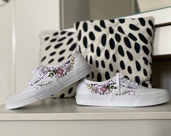 Embroidered Vans Authentic | Sneaker embroidered | Pearls | Purple | bride | Vans Embroidered | Bridal Shoes | glitter | Marriage