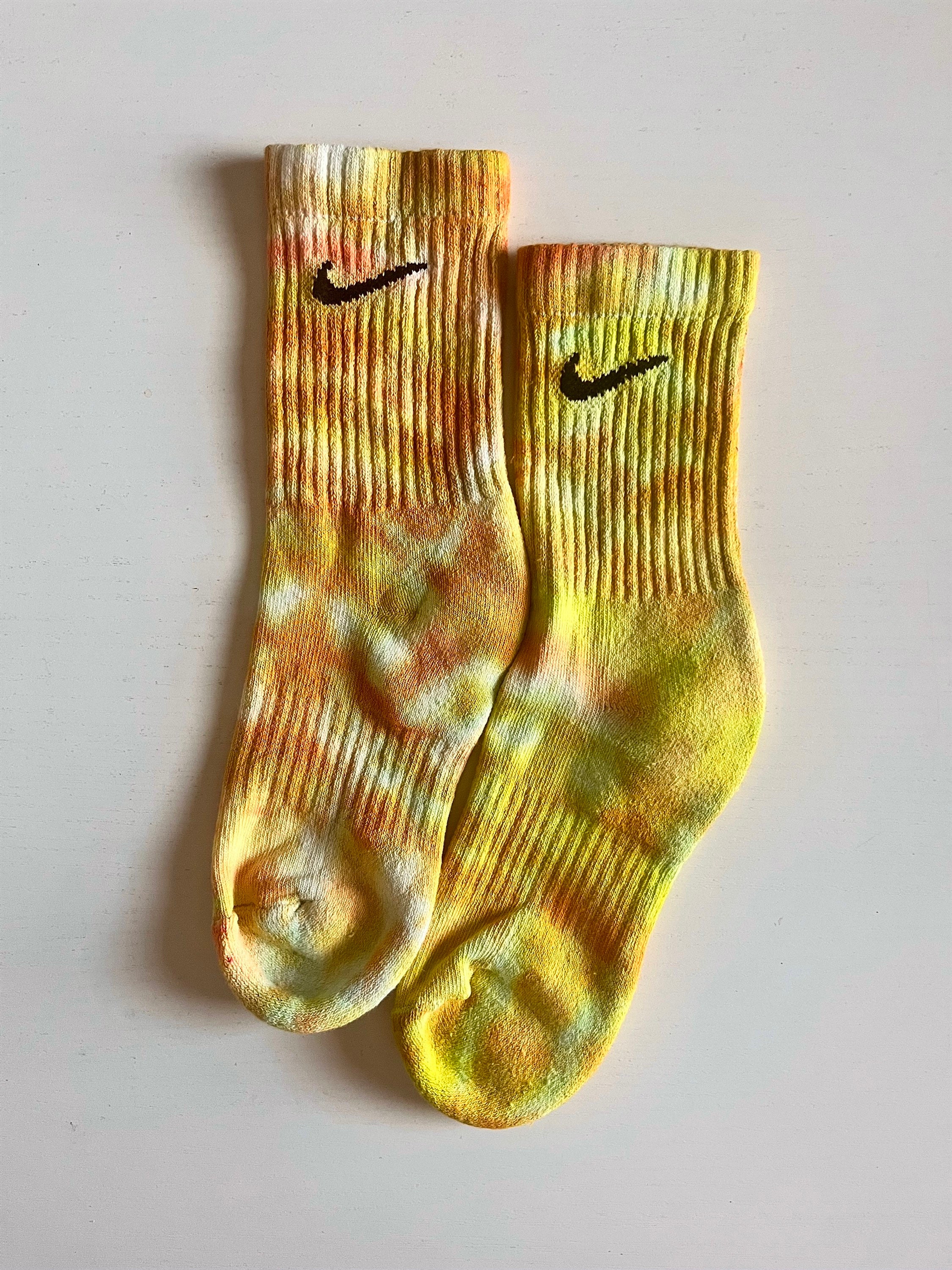 1 paire de chaussettes ras du cou Nike tie and dye ENFANT 