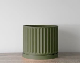 The Spring Breeze Planter in Matte Army Green