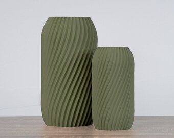 The Penelope Dry Vase in Dark Green