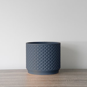 The Carolina Planter in Navy Blue