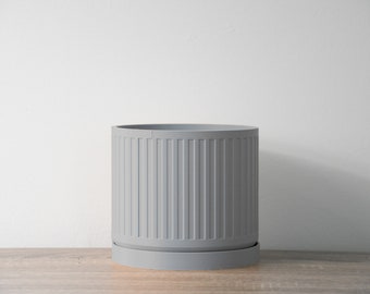 The Jetsetter Planter in Steel Gray