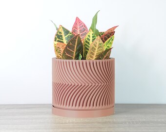 The Parisian Planter in Country Pink