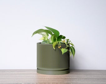 Macetero moderno de mediados de siglo con drenaje en verde militar, macetero exclusivo impreso en 3D, tamaños: 4", 5", 6", 7" y 8" / Regalo para amantes de las plantas