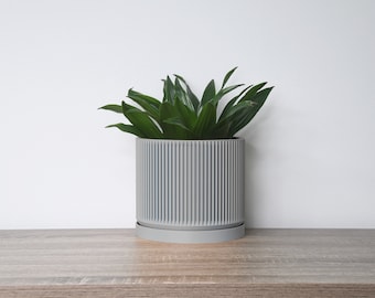 Maceta moderna de mediados de siglo con drenaje y platillo en gris, maceta única impresa en 3D, tamaños: 4", 5", 6", 7" y 8" / Regalo para amantes de las plantas