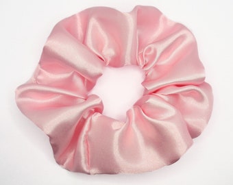 Scrunchie per capelli in raso rosa pastello