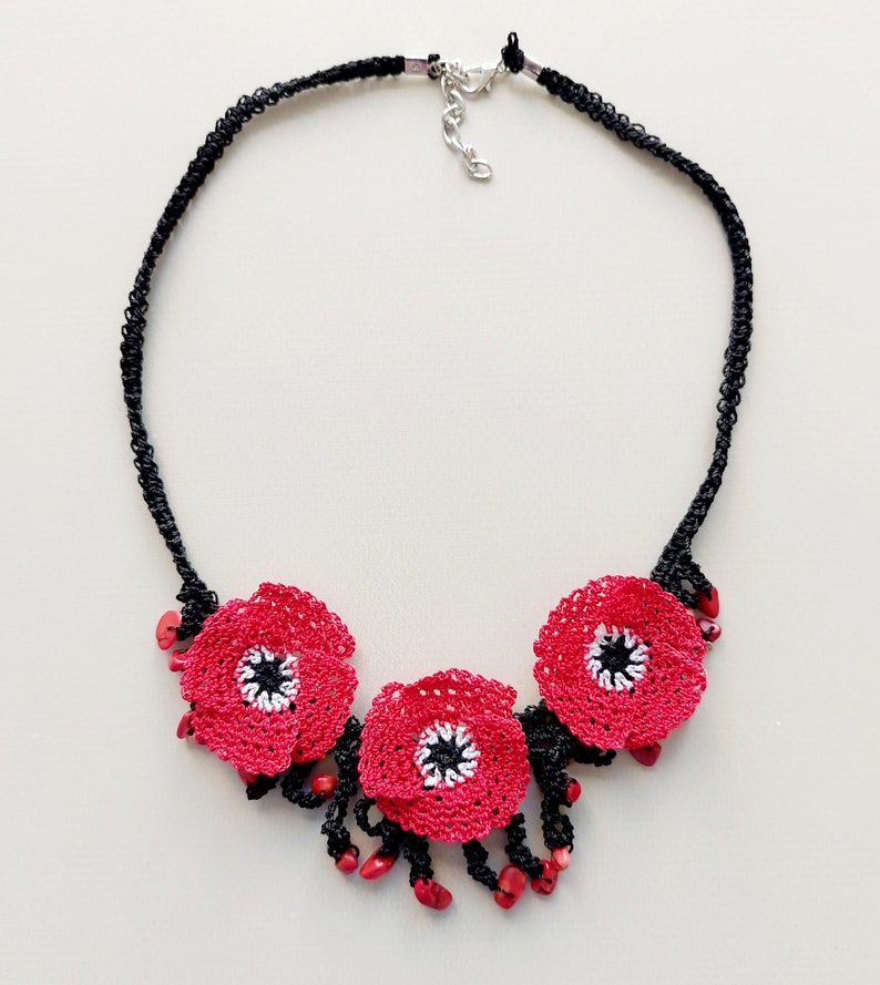 Poppy Necklace, Crochet Oya Necklace, Crochet Bib Necklace, Crochet Necklace, Flower Necklace image 2