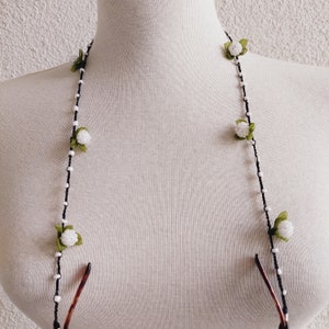Beaded Eyeglass Chain / Glasses Chain / Eyeglasses Chain with Flowers / Crochet Eyeglass Chain / Glasses Holder / Women Fashion