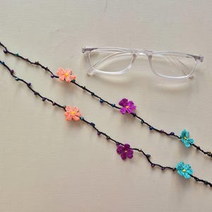 Eyeglass Chain with Flowers / Floral Glasses Chain / Eye Glass Holder / Eyeglasses Holder Necklace / Lanyard for Reading Glasses / Oya
