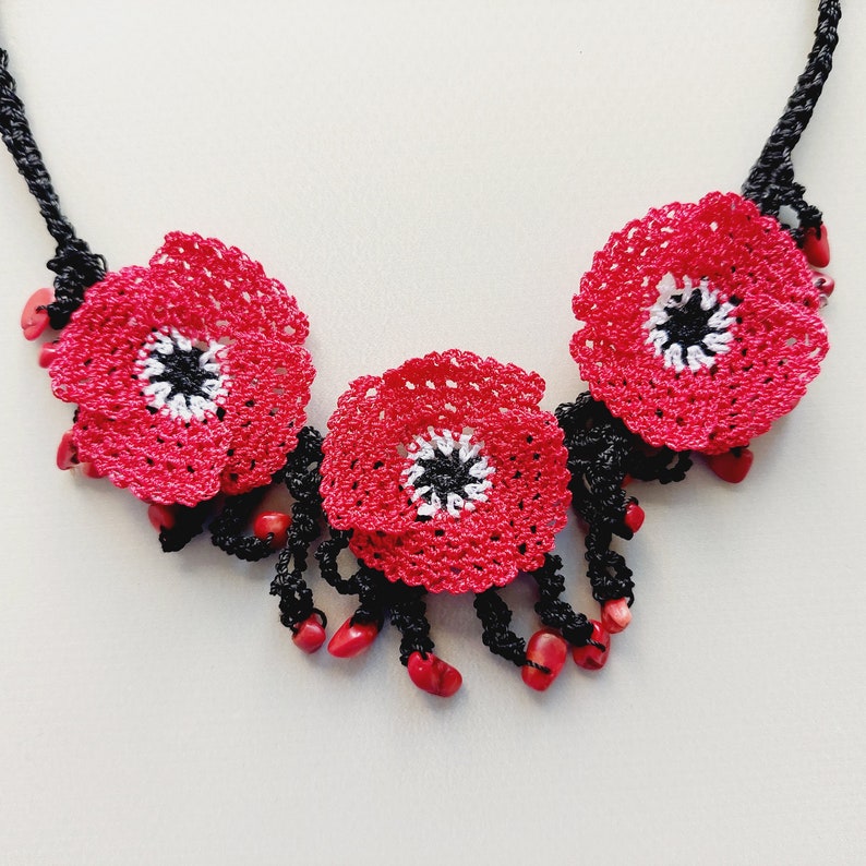 Poppy Necklace, Crochet Oya Necklace, Crochet Bib Necklace, Crochet Necklace, Flower Necklace image 5