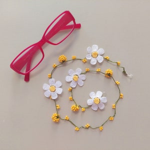 Daisy Glasses Eyeglass Chain for Women / Glasses Lanyard / Spectacle Chain / Eyeglasses Lanyard / Glasses Holder / Eyeglass Holder for Women