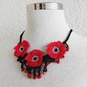 Poppy Necklace, Crochet Oya Necklace, Crochet Bib Necklace, Crochet Necklace, Flower Necklace image 3