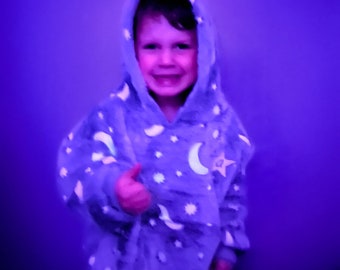 Couverture à capuche phosphorescente pour enfants avec initiales personnalisées brodées - Couverture douillette surdimensionnée gris magique pour enfant