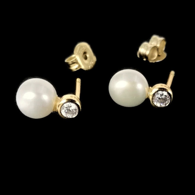 Gift for Her Birthday Earrings Wedding Earrings Dangle Earrings with Freshwater Pearl Freshwater Pearl and Cubic Zirconia Drop Earrings