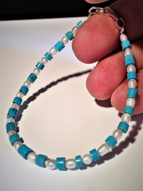 Braccialetto di perle d'acqua dolce bianche da 3 mm / Perle rotonde AAA+ ad alta lucentezza / Argento o oro 14k / Braccialetto di perle sottili, delicate e moderne, femminile - Italia