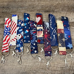 Llavero de pulsera patriótico del Día de los Caídos, llavero de pulsera plateado con clip de pinza de langosta, tela de algodón resistente y duradera, estrellas brillantes, bandera de EE. UU.