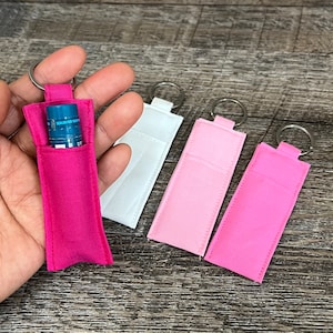 Solid Pink Lippenbalsam Halter Schlüsselanhänger Schlüsselanhänger Lippenstift Beutel Schlüsselanhänger Passend für Standardgröße Lippenbalsam Chapstick Halter Hot Pink, Pale Pink