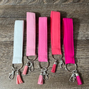 Llavero de pulsera rosa, llavero rosa con borlas, pinza de langosta, llavero de algodón, pulseras gruesas, resistentes, color sólido, regalo para los amantes del rosa
