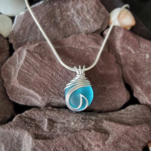 Sea glass pendant Necklace Jewellery Simple & Unique Handmade jewelry Round Blue Seaglass jewelry Personalized Pendant Gift for Beach Lovers