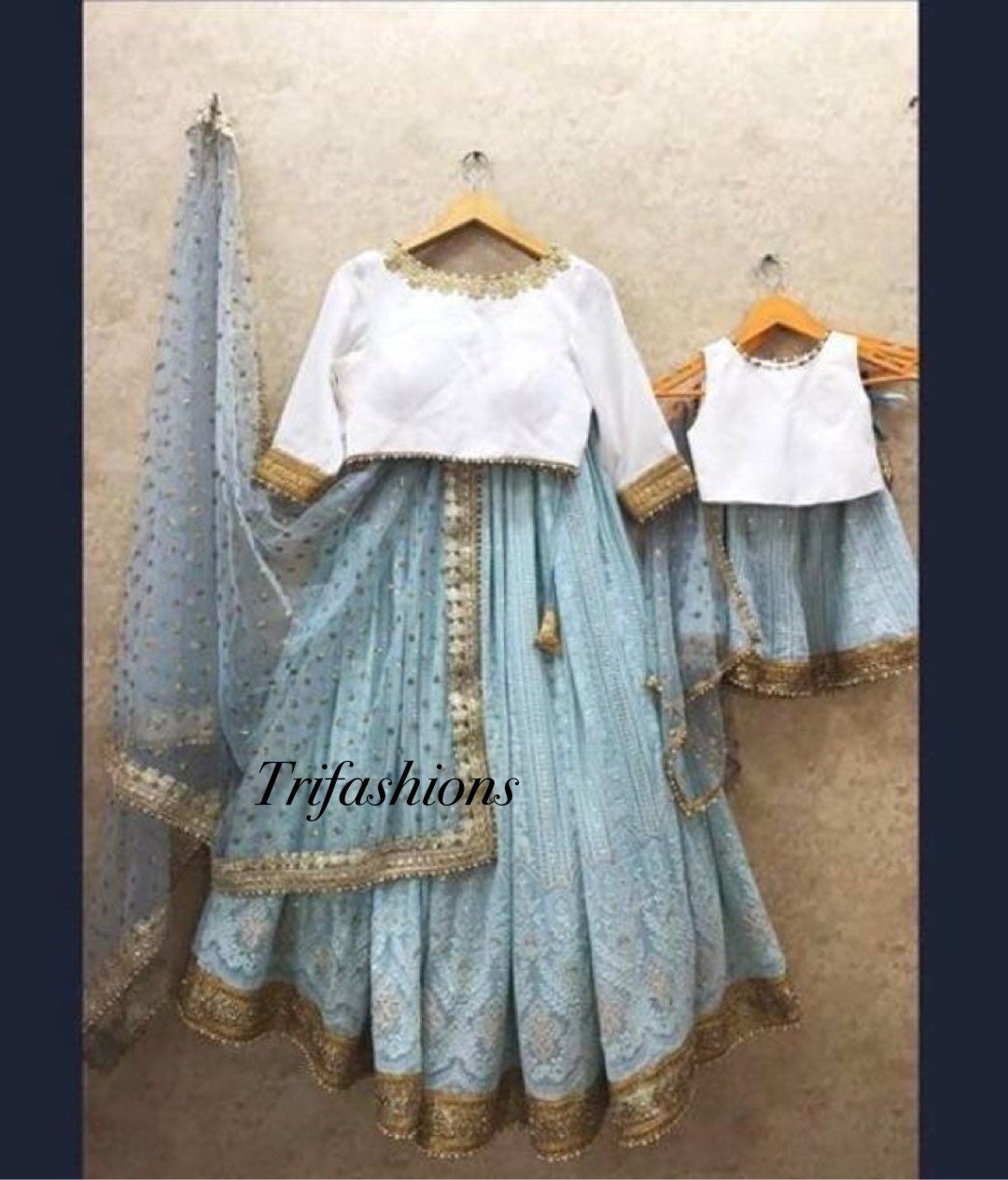 Lucknowi Chikankari Mother Daughter 