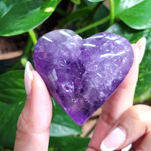 Amethyst Heart, Crystal heart, Crystal Amethyst carving• Healing Gemstone Heart • Crystal gift