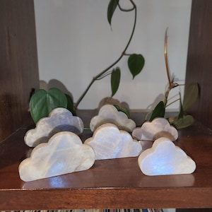 Kristall Wolke • Weißer Mondstein Kristall Wolke • Auffällige Mondstein Wolken - Kristall Wohndekoration - Mondstein Geschenk Idee