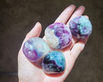 Rainbow Fluorite Palm stone • Raw Base Crystal Fluorite Palmstone | crystal gift, alter crystal ornament - Crystal home decoration