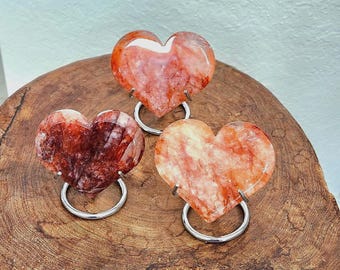 Corazón de cuarzo de fuego • Corazón de cristal hematita rojo de 8,7 cm o más, ideal para decoración del hogar. Corazón de cuarzo con inclusiones de hematita.