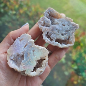 Aura quartz geode • 3&quot; Aura coated half geode • Angel Aura crystal home decor,healing crystal geode, sparkly aura quartz half geode