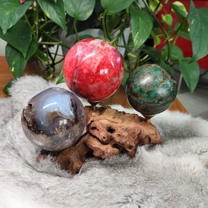 Driftwood Sphere stand • Wooden sphere stand • 3 spheres wooden holder • Wood Sphere holder Crystal gift home decoration