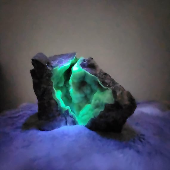 Volcano agate specimen, 6.2" Raw Volcano agate freeform mineral, uv reactive florescent raw rough crystal gift home display-6lbs